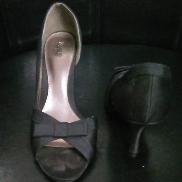Mossimo Peau de Soie Heels - Picture 1 of 4